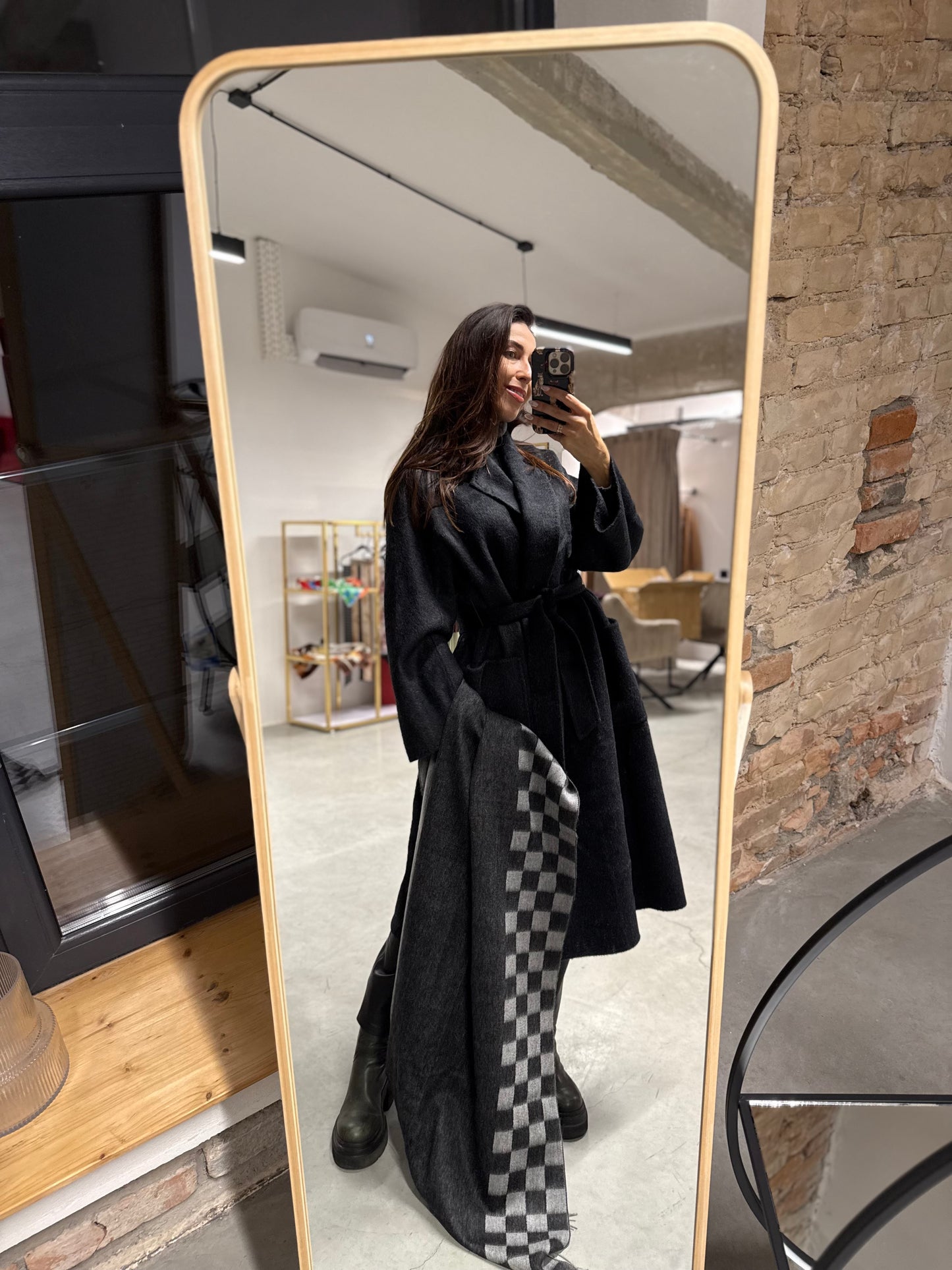 Kupranugario vilnos paltas