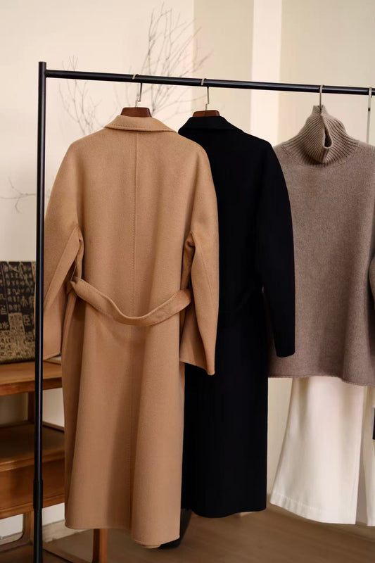 Kašmyro paltas su sagom