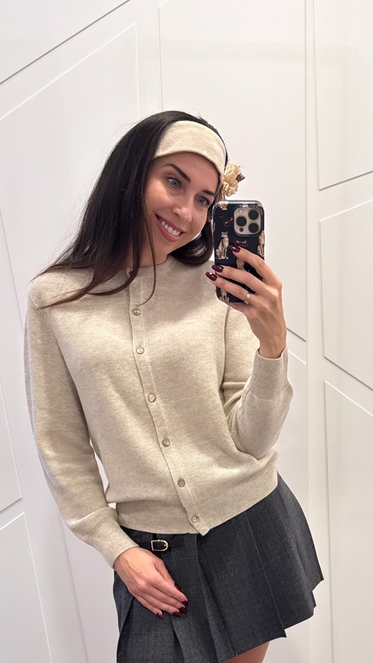 Sagstomas kašmyro megztinis