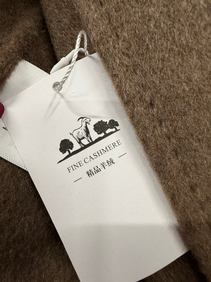 Kašmyro paltas su sagom