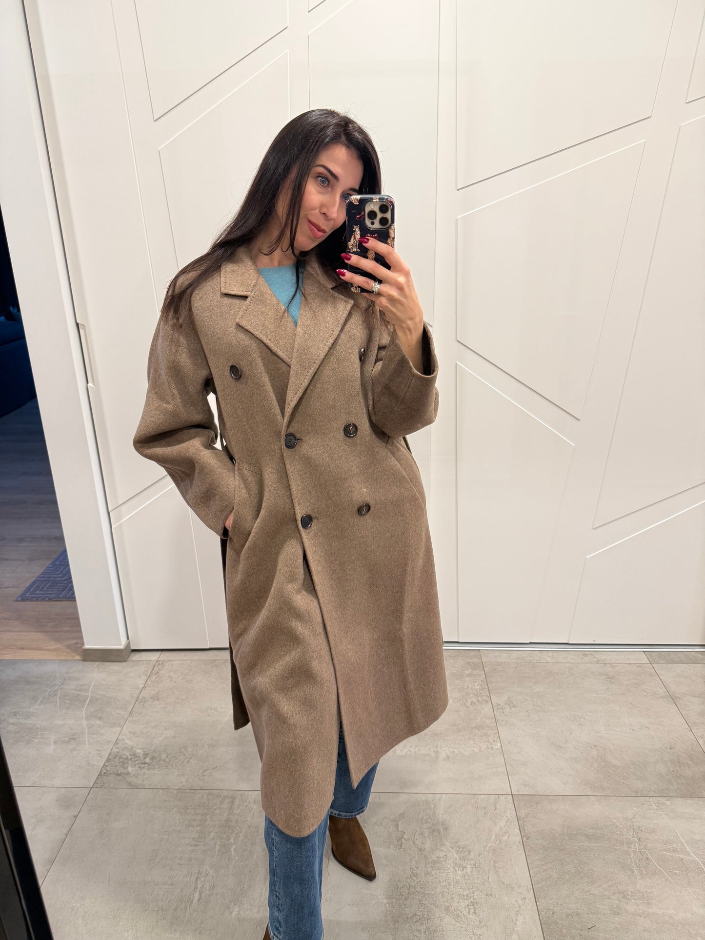 Kašmyro paltas su sagom