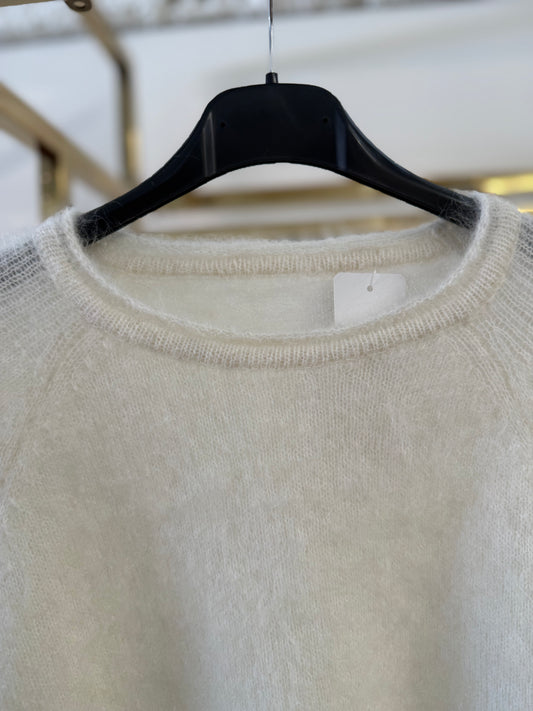 Moheros megztinis trumpom rankovėm