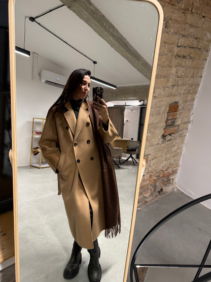 Kašmyro paltas su sagom