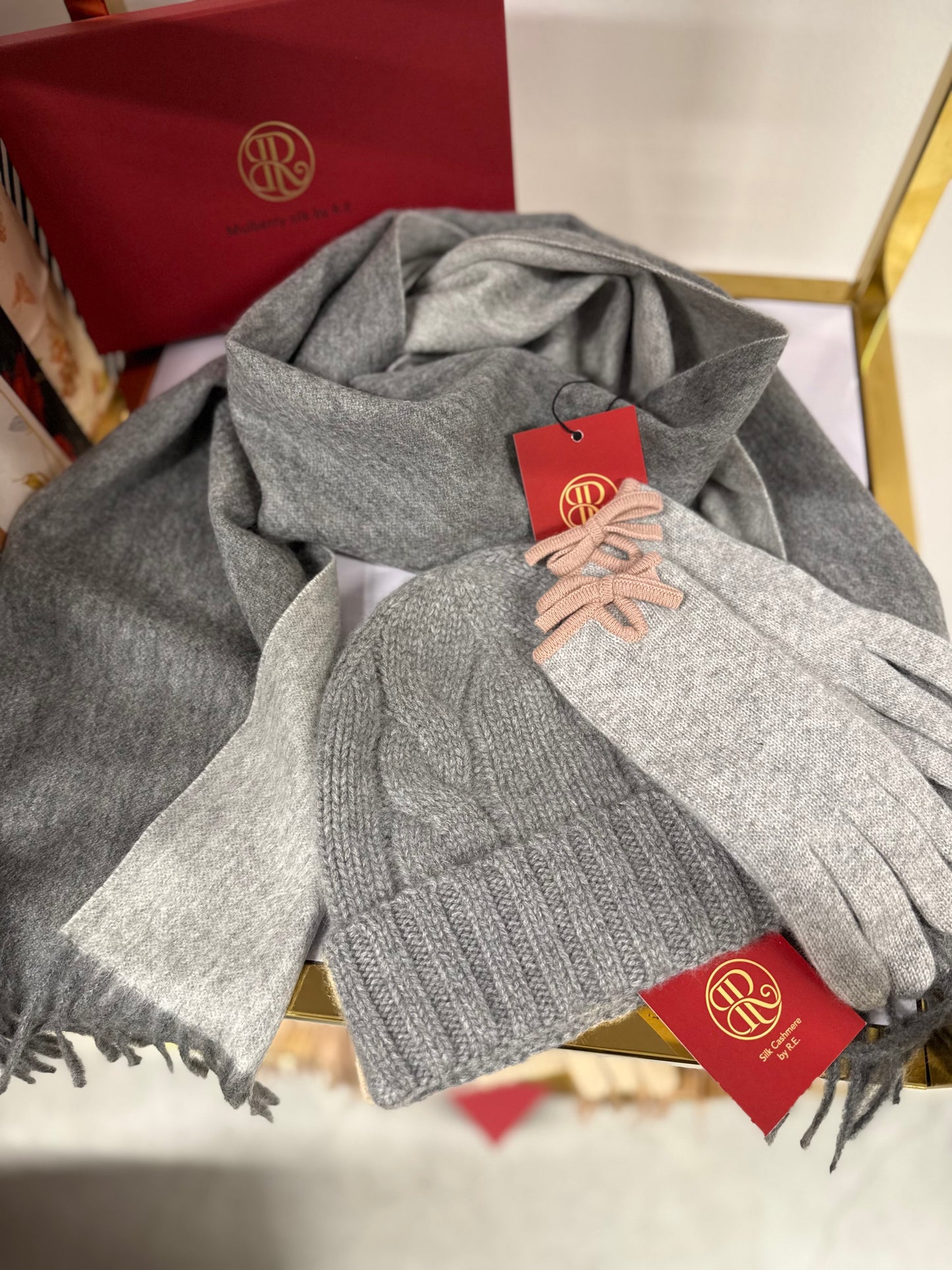 Kašmyro rinkinys Pilkas