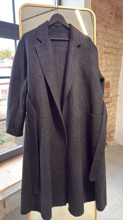 Kupranugario vilnos paltas