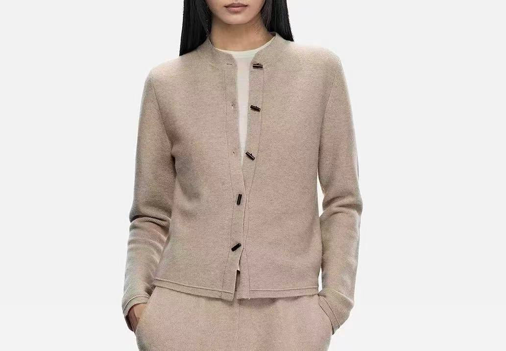 Sagstomas kašmyro megztinis